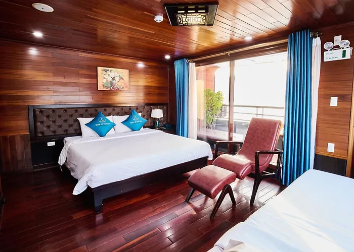 Botel Mira Of The Sea Cruise Lan Ha Bay