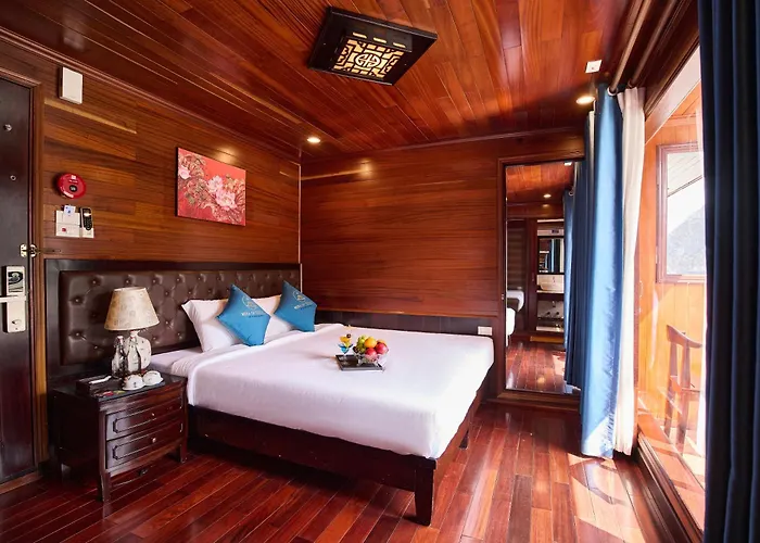 Mira Of The Sea Cruise Lan Ha Bay Botel