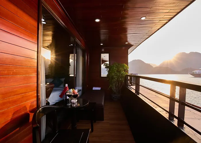 Mira Of The Sea Cruise Lan Ha Bay Botel Ha Long