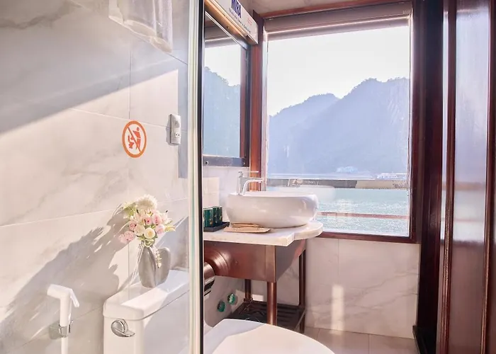 Mira Of The Sea Cruise Lan Ha Bay Botel Ha Long