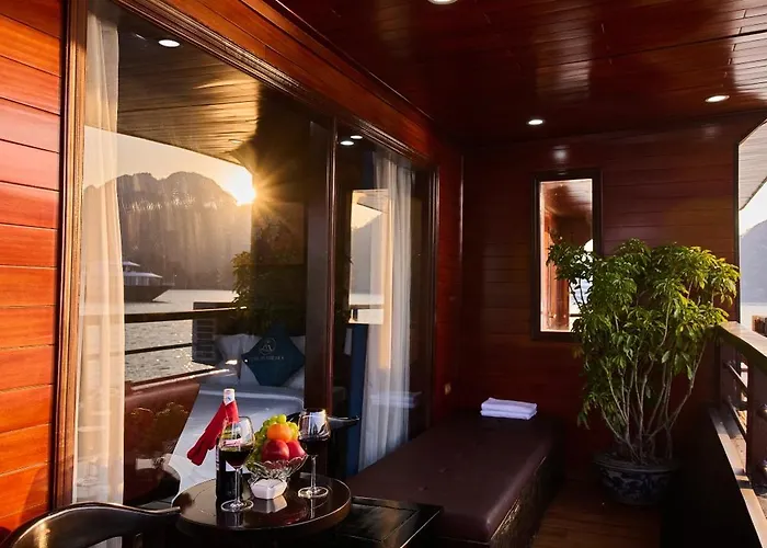 Mira Of The Sea Cruise Lan Ha Bay Botel Ha Long
