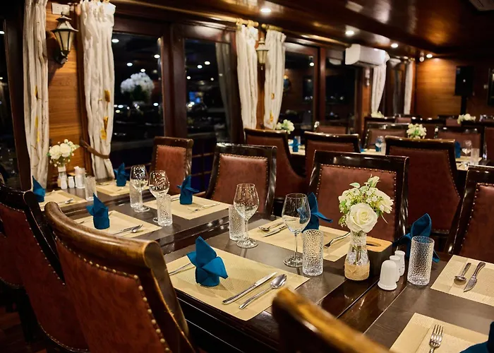 Botel Mira Of The Sea Cruise Lan Ha Bay Ha Long