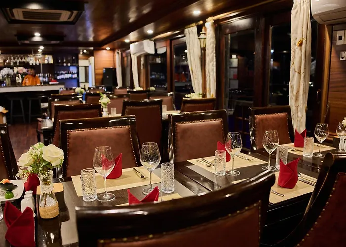 Mira Of The Sea Cruise Lan Ha Bay Botel