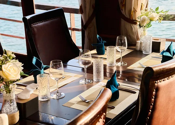 Botel Mira Of The Sea Cruise Lan Ha Bay 5*