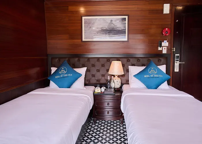 Botel Mira Of The Sea Cruise Lan Ha Bay Ha Long