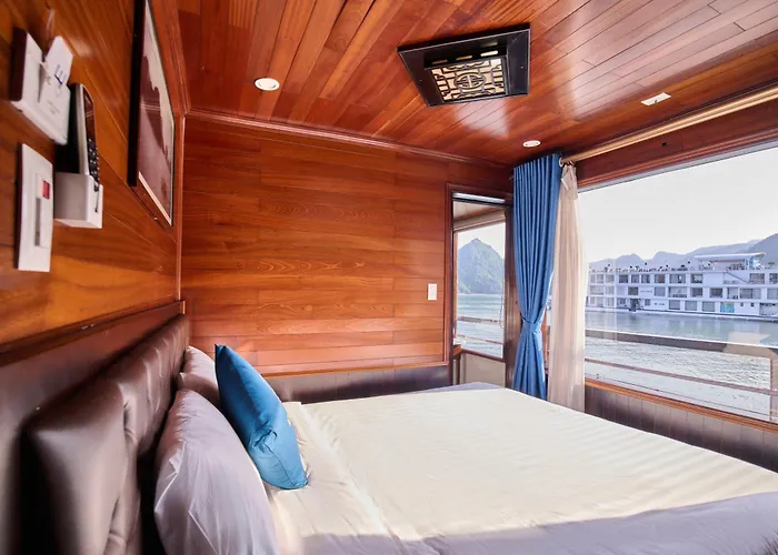 Mira Of The Sea Cruise Lan Ha Bay Botel Ha Long